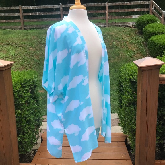 NWT Kimono - Picture 4 of 10